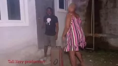Oynat AI Switcock Janbari Saatler Sırasında Uzun Lizzy'yi Sikiyor