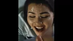 Oynat Cumshot derlemesi! BBW esmer büyük yüz yükleri alır