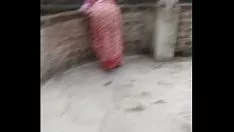Redare Hot desi mătușă saree fund