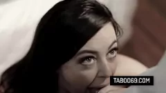 Jouer Le jeu de carotte anal de Whitney Wright convainc un beau-frère pour la baise hardcore