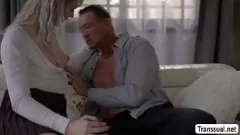 تشغيل تواجه الفتيات T-Girl Lianna Lawson الشرجي مع بيرس باريس