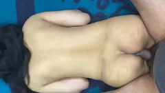Reproduzir Big Ass Indian Milf recebe massagem petrolífera e foda -se com pau grande