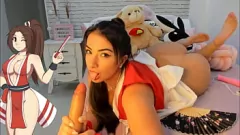 Jouer Mai Shiranui nel cosplay di hentai: gioco sessuale con vibratore Hitachi e orgasmo intenso
