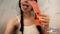 Abspielen Russischer Teenager hat intensiven Solo-Orgasmus mit großen Titten und Spielzeug