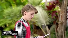 Afspelen Dakota Burns geeft geile stiefoom een ​​wilde rit in deze hardcore thuispornosessie