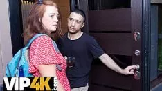Reproducir Supurar4k. el hombre mata la feminidad supurada salvaje con pilus rojo en la sala de sudor