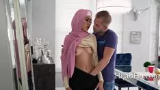 Play Muslim girl spread ous up physiological propertyly but rejects to take time off hijab