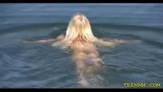 Abspielen Köstliche Jugend blond liebte eine Devon Wildnis gefickt
