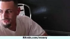 Afspelen Smut hottie geneukt voor geld 30