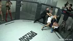 Jouer Danu se fait baiser titre mma